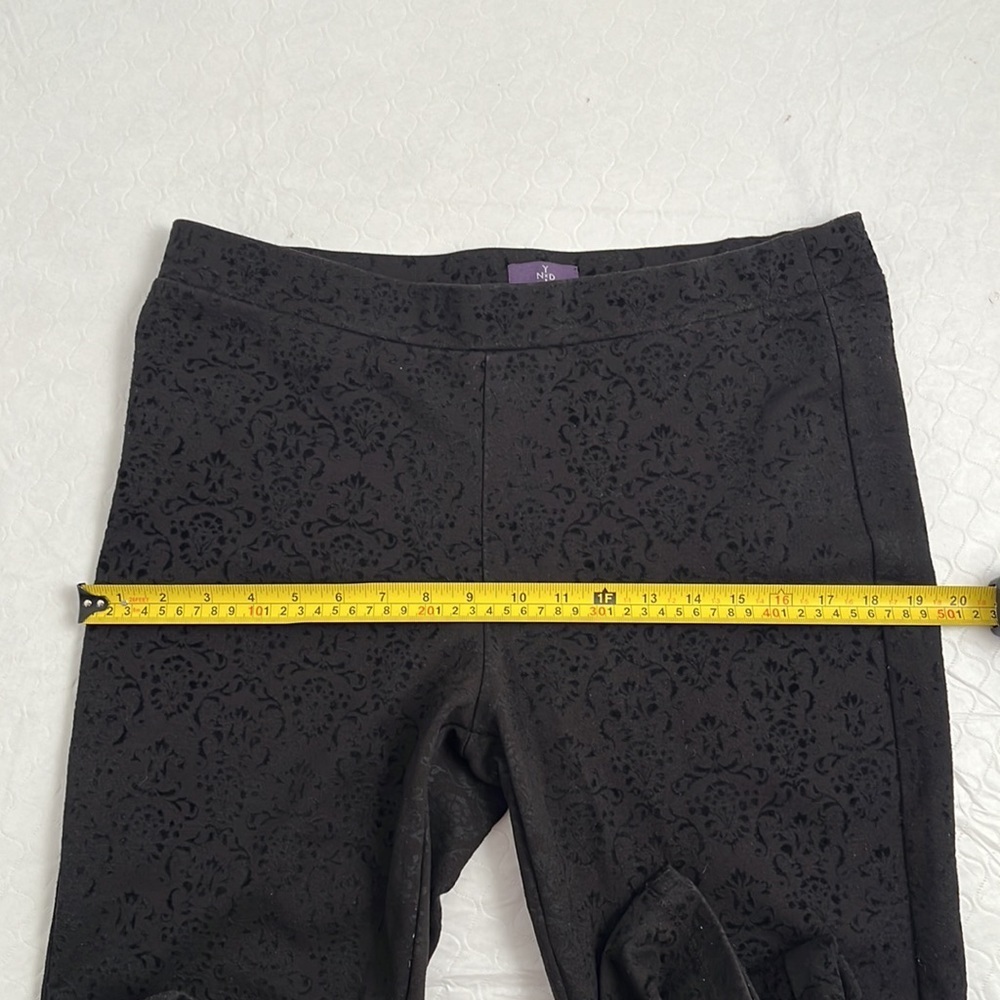 Not Your Daughter’s Jeans black pattern pull-on leggings - Picture 12 of 13